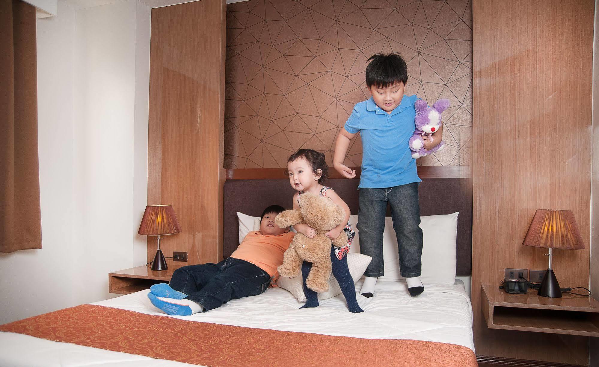 Fernandina 88 Suites Hotel Quezon City Exteriér fotografie