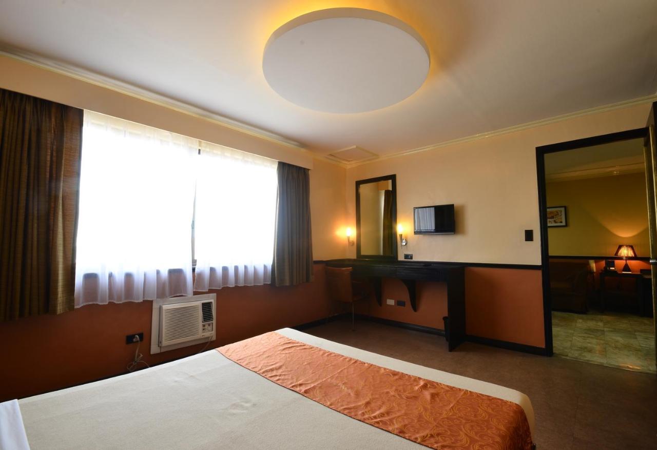 Fernandina 88 Suites Hotel Quezon City Exteriér fotografie